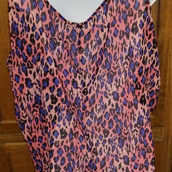 Cold shoulder top - Picture 3 of 4